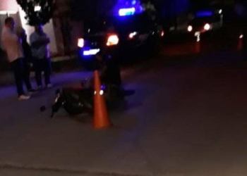 Una mujer sufrió una fractura tras caer de su moto en Barrancas