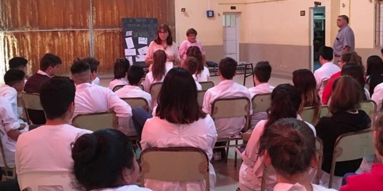 Alumnos secundarios de Diaz participaron de un taller de ESI