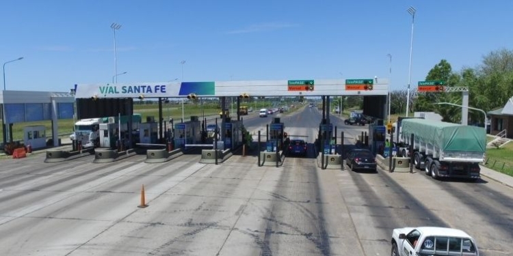 Tenía pedido de captura por homicidio y fue arrestado en un colectivo sobre autopista