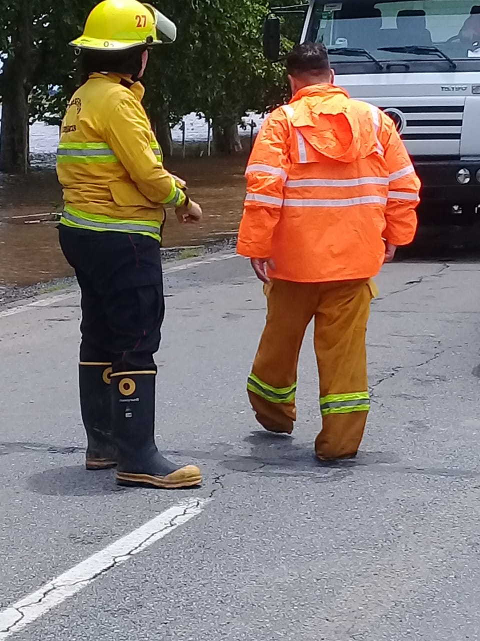 Sigue lloviendo en Barrancas y llega Protección Civil para evacuar familias