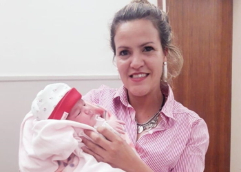 Nacer en la inundación: la policía sangenarina conoció a la pequeña Alma