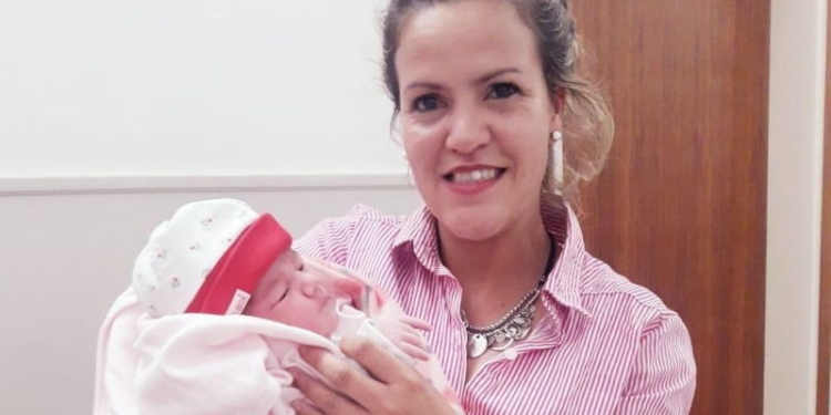 Nacer en la inundación: la policía sangenarina conoció a la pequeña Alma