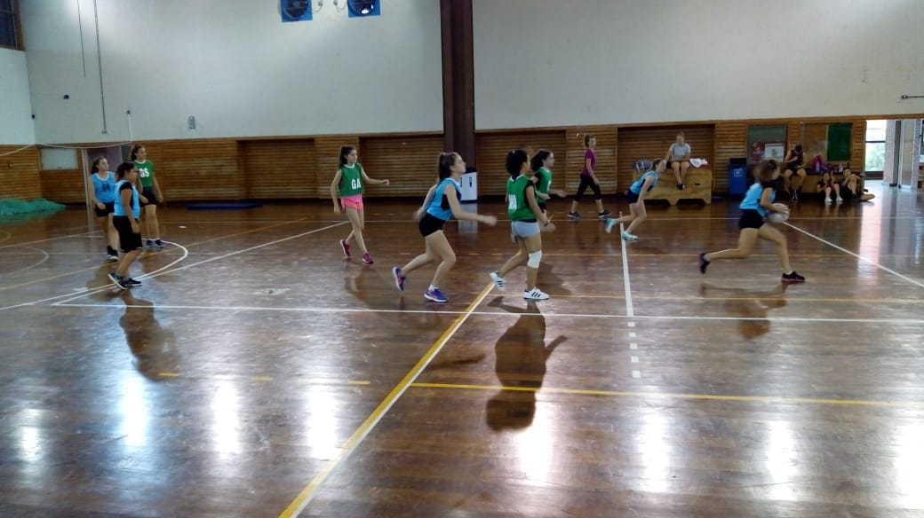 Alumnas de Maciel compitieron en el Cenard en un deporte que busca su arraigo