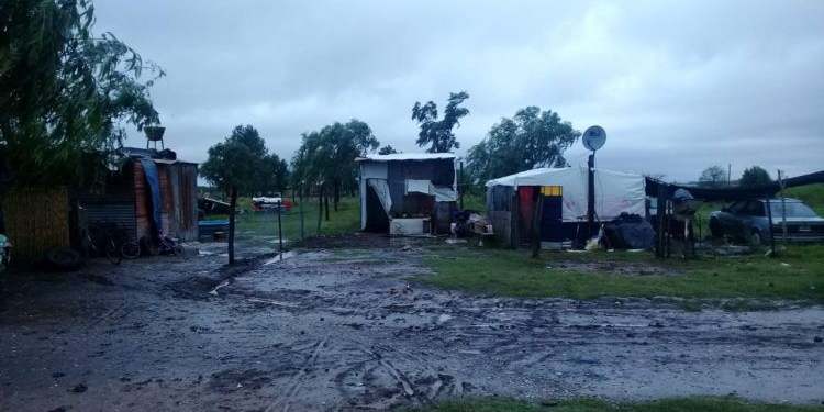 Sin luz, agua ni baño: la dramática situación de familias indigentes en San Genaro