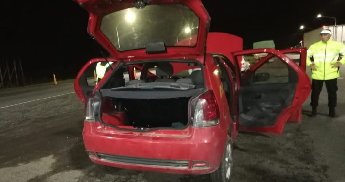 Detuvieron un hombre en autopista con droga y arma de fuego