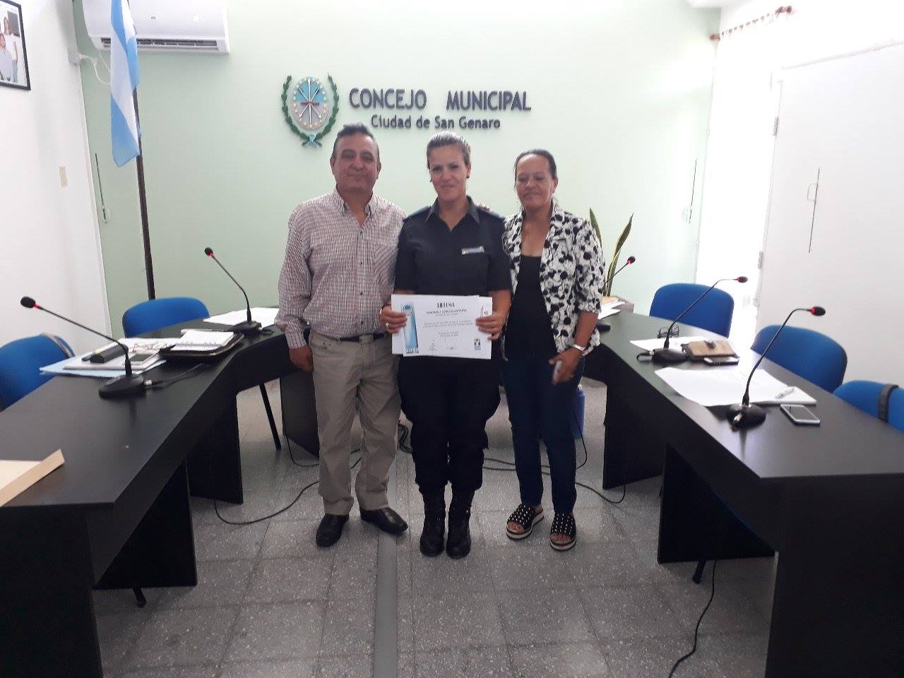 Reconocieron a policía héroe de San Genaro que ayudó a una mamá a punto de dar a luz