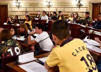 Escuelas secundarias de San Genaro participaron de Ciudadanos en el Senado