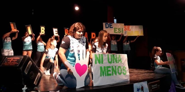 “Arte por Mujeres” pasó por la región alzando el grito contra la violencia machista