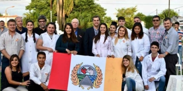 Alumnos de Monje presentaron la flamante bandera del departamento San Jerónimo