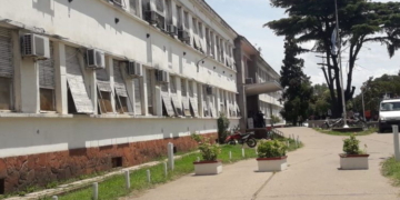 Tragedia en la región: una nena murió al abrir una heladera estando mojada