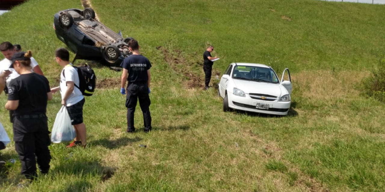 Dos vehículos protagonizaron un impactante accidente en autopista
