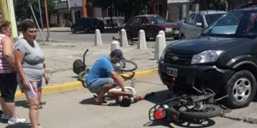 Fuerte choque con un motociclista herido en Barrancas