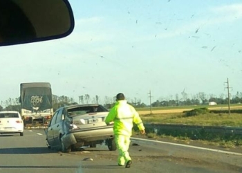 Monje: se le reventó una cubierta y quedó en el medio de la autopista