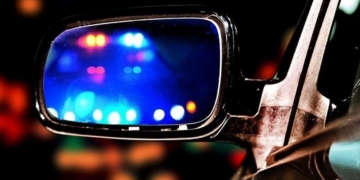 Un motociclista herido al ser embestido por un auto que siguió su marcha