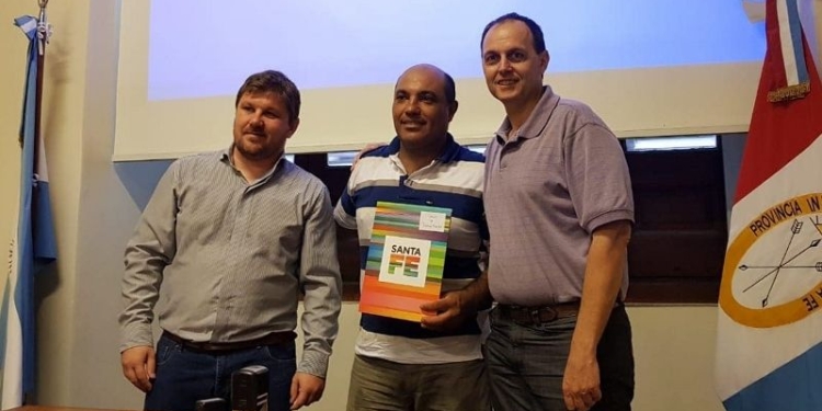 Localidades de Iriondo firmaron un convenio para el recambio de la luminaria pública