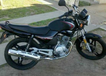 Robaron una moto que estaba en el patio de una vivienda