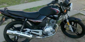Robaron una moto que estaba en el patio de una vivienda