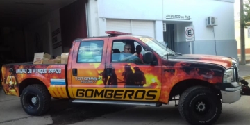 Bomberos de Totoras entregaron donaciones destinadas a los inundados
