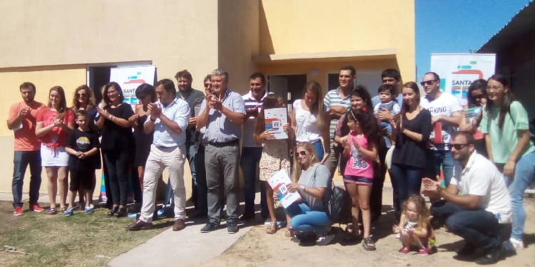 San Genaro: entregaron seis viviendas para familias con terreno propio
