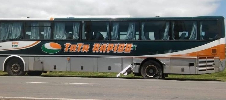 Un camión y un colectivo chocaron en la Ruta hacia Gaboto