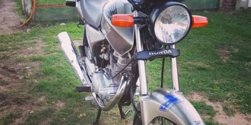 Robaron su moto en Totoras, encontró a los ladrones y los entregó