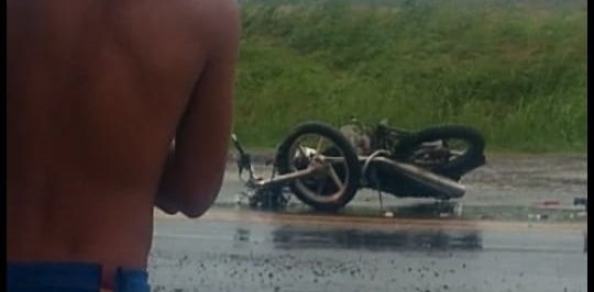 Dos motociclistas fallecieron en un trágico accidente sobre Ruta 11
