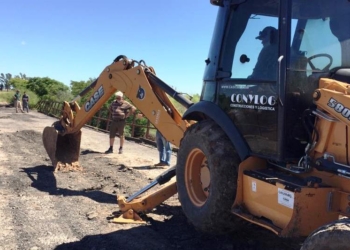 A un año de la caída, comenzaron las obras del puente entre Clarke y Diaz