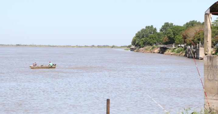 Naufragio en Puerto Aragón: cuatro jóvenes fueron rescatados