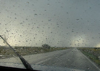 El alerta meteorológico viajó hacia el norte y en el sur, continuarán las lluvias