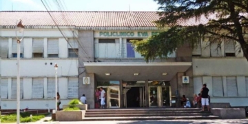 Policías asistieron a una mamá que dio a luz a trillizos y se solicita ayuda para los bebés