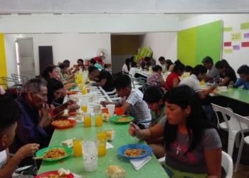 Manos solidarias de San Genaro asistieron a los pasajeros del micro tras el accidente en Ruta 34