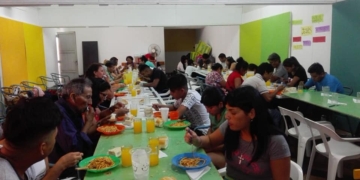 Manos solidarias de San Genaro asistieron a los pasajeros del micro tras el accidente en Ruta 34