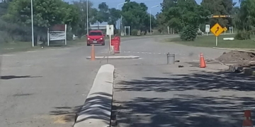 Construyen una rotonda en el ingreso a Puerto Gaboto