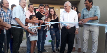 Un total de 19 familias recibieron su propia casa en Barrancas