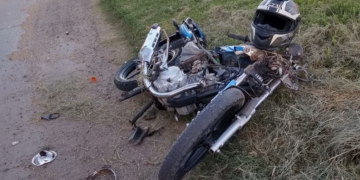 Tragedia en Ruta 11: un motociclista murió tras impactar con un camión