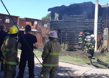 Timbúes: incendio en un complejo de cabañas a metros de la Ruta 11