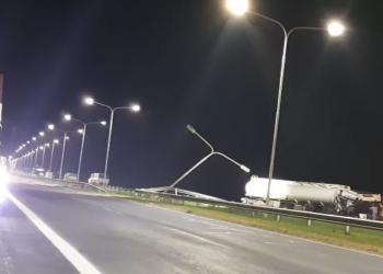 Un camión cisterna y un cerealero protagonizaron un fuerte accidente en autopista