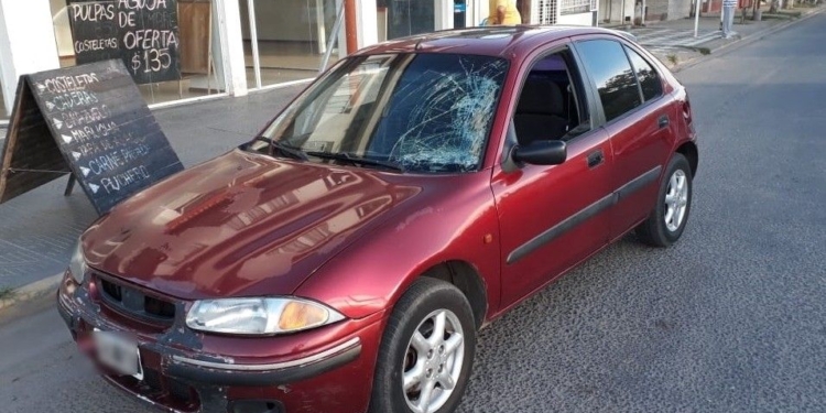 Un hombre de Barrancas fue impactado por un vehículo en la localidad