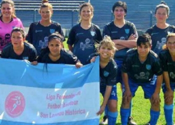Jugarán el primer partido oficial de fútbol femenino en la región