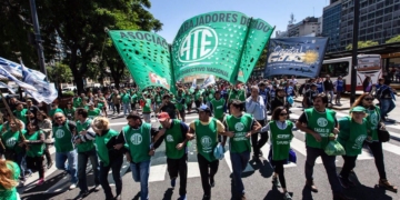 Atención reducida en centros de salud por paro de ATE