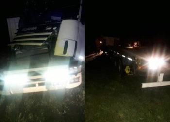 Dos camiones colisionaron sobre autopista y uno de ellos huyó