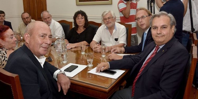 Lifschitz convocó docentes y empleados públicos a paritarias para este lunes