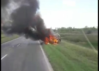 Centeno: un auto terminó destruido al incendiarse en Ruta 34