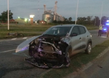 Una moto impactó contra un auto en el cruce de rutas 34 y 65
