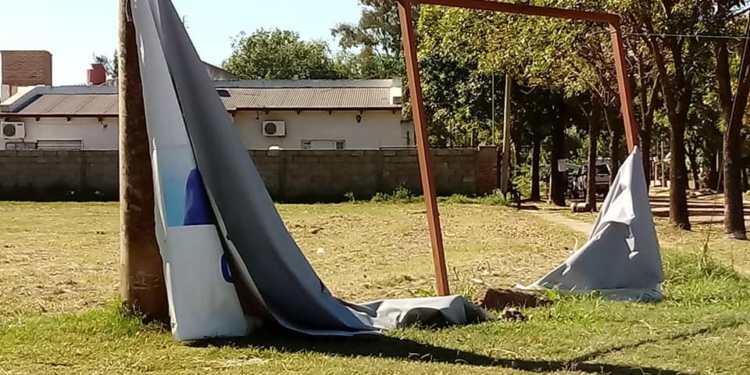 Vandalismo en San Genaro: destrozaron los carteles de campaña del PJ