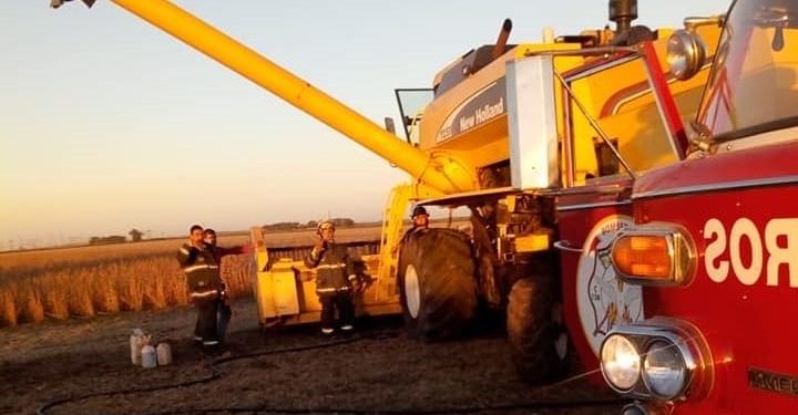 Una cosechadora sufrió un principio de incendio