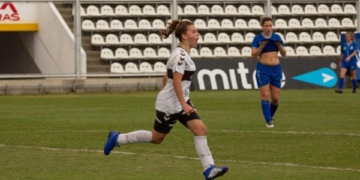 Candela Larrondo debutó en la primera de Platense con grito de gol incluído