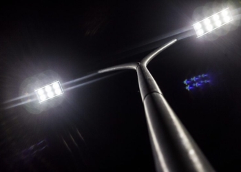 Firmaron un convenio para cambiar las luminarias de Maciel a tecnología led