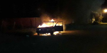 Un auto fue consumido por las llamas en Barrancas