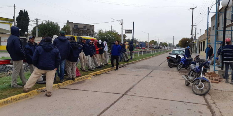 Seis años en negro: continúa el paro en la Comuna de Timbúes